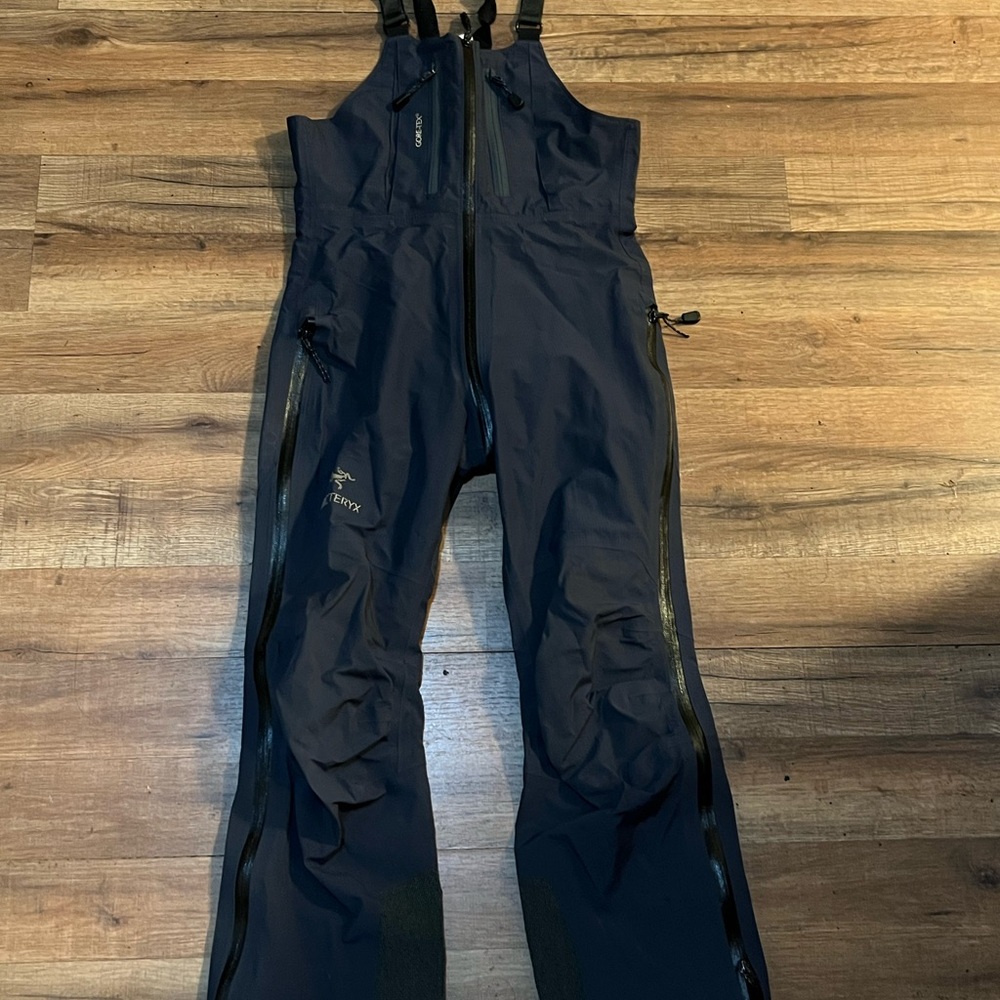 Stylish Black Women's Pantsuit